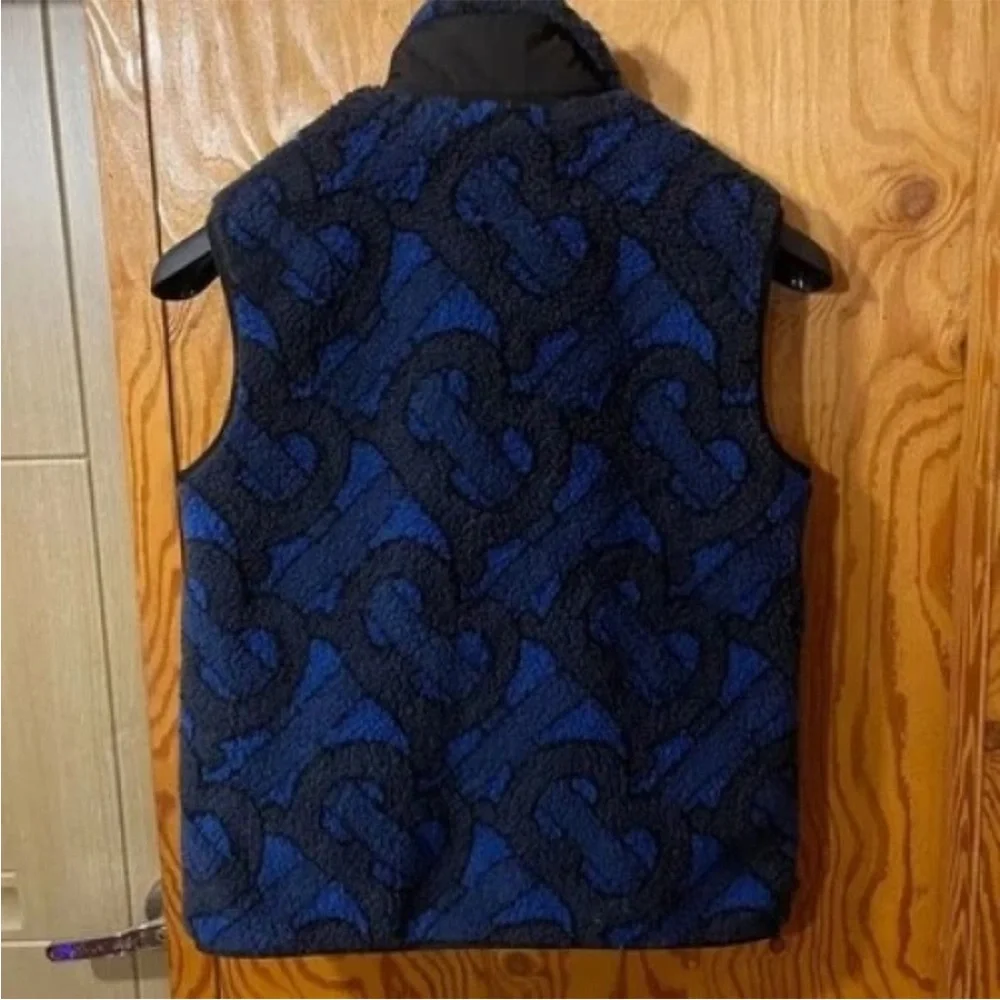 Burberry Men's Blue and Black Down Patterned Vest - Picture 6 of 9